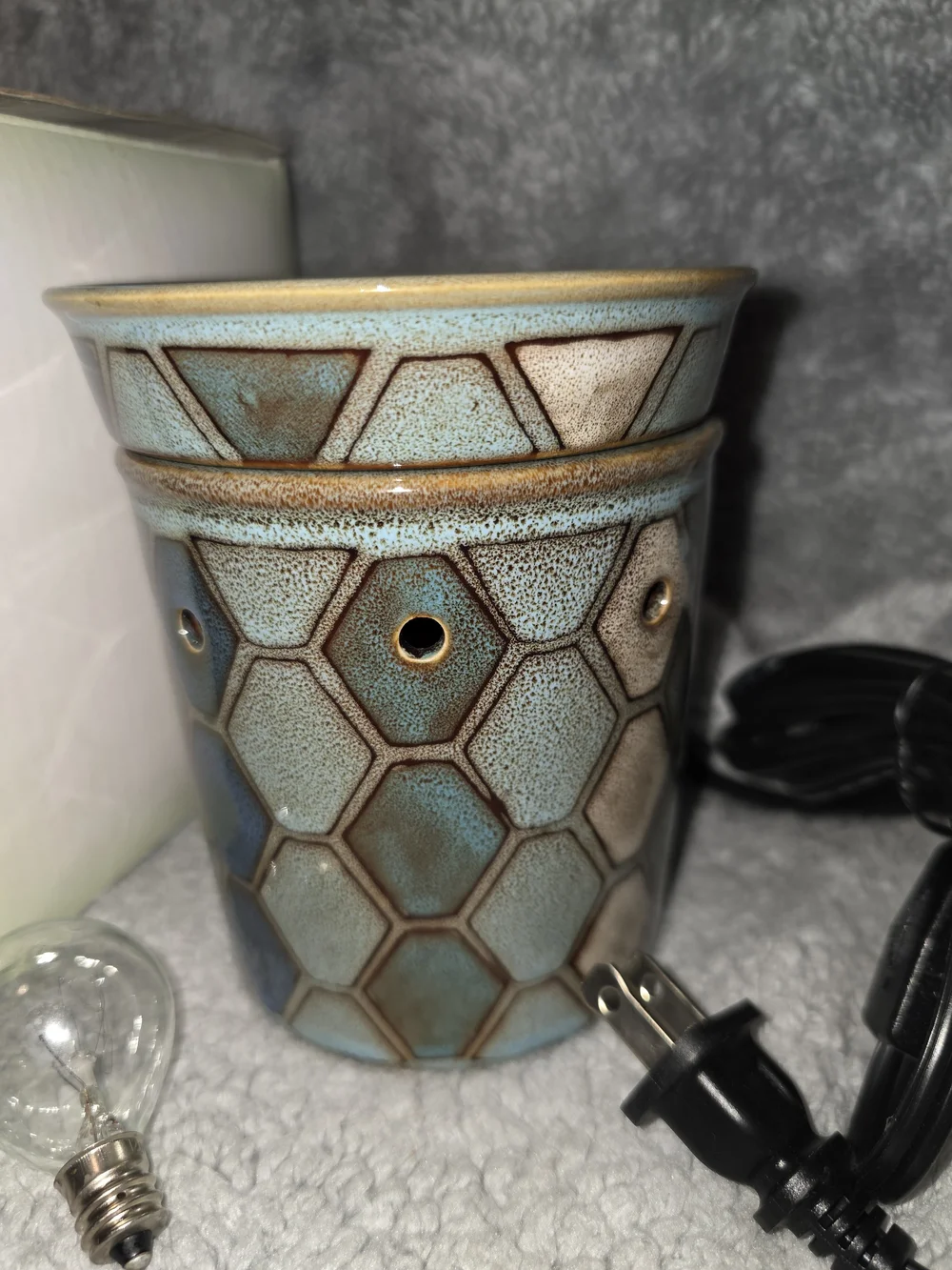 Scentsy Ceramic Warmer in Teal with Brown Trim